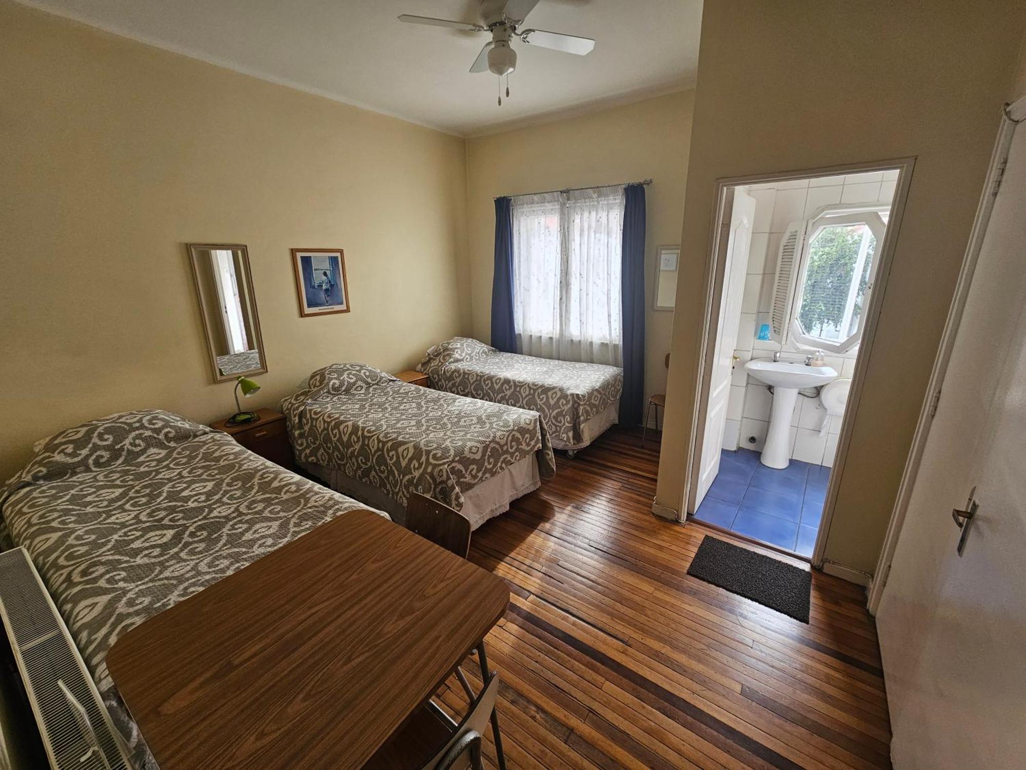 Residencial Metro Republica Hostel - Santiago, Santiago